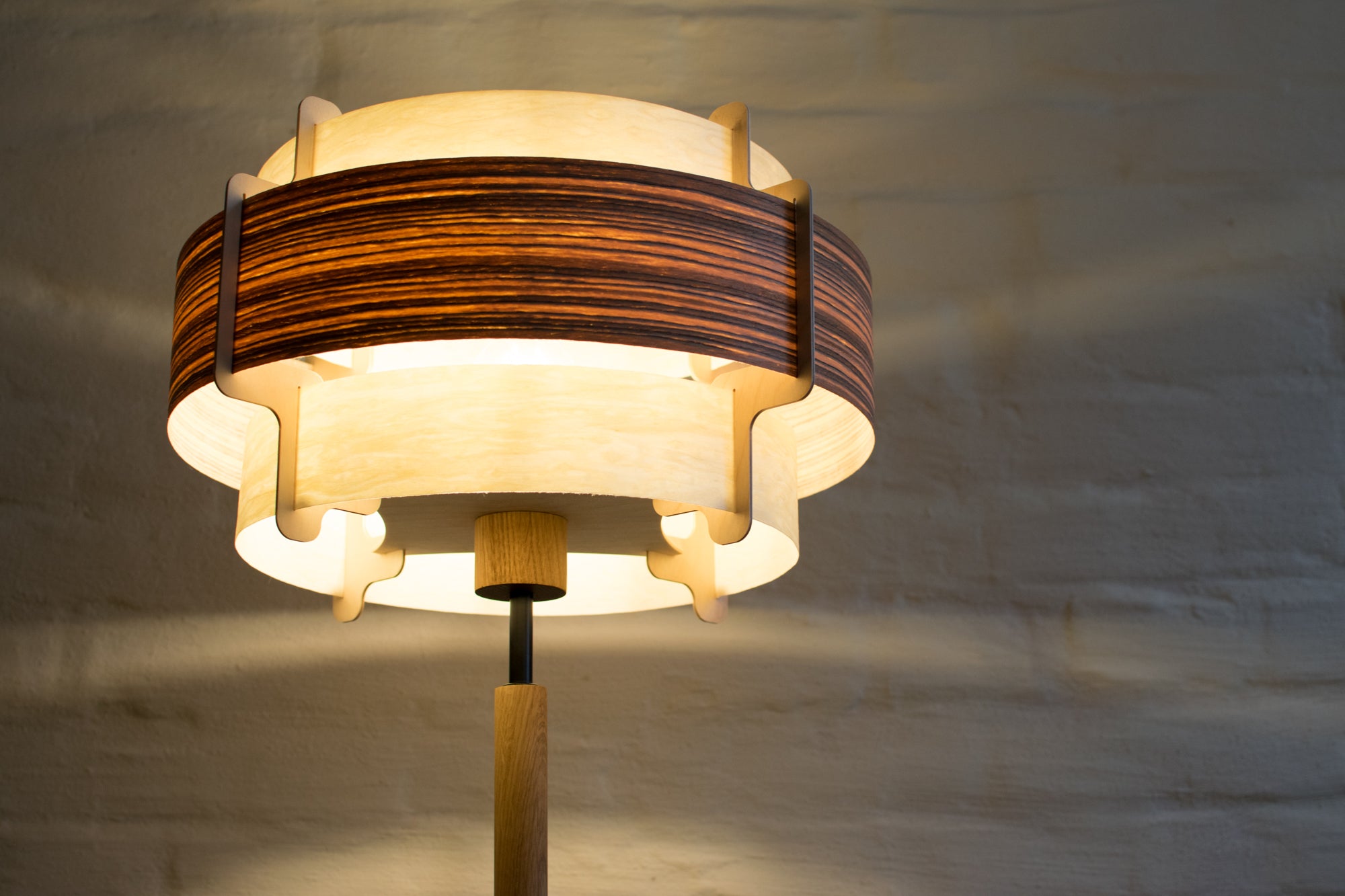 Stehlampe Zylinder – braun/weiß