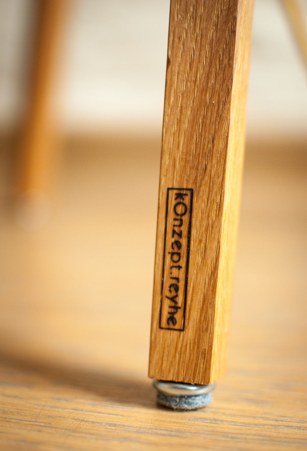 Tripod Stehlampe Holzblüte – Esche